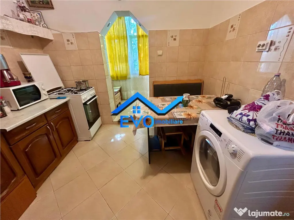 Apartament de cu 3 camere, decomandat, etaj 1, Tomesti 