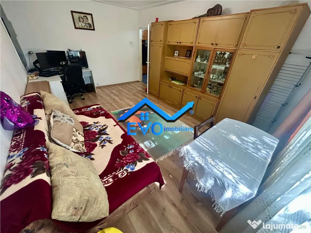 Apartament de cu 3 camere, decomandat, etaj 1, Tomesti 