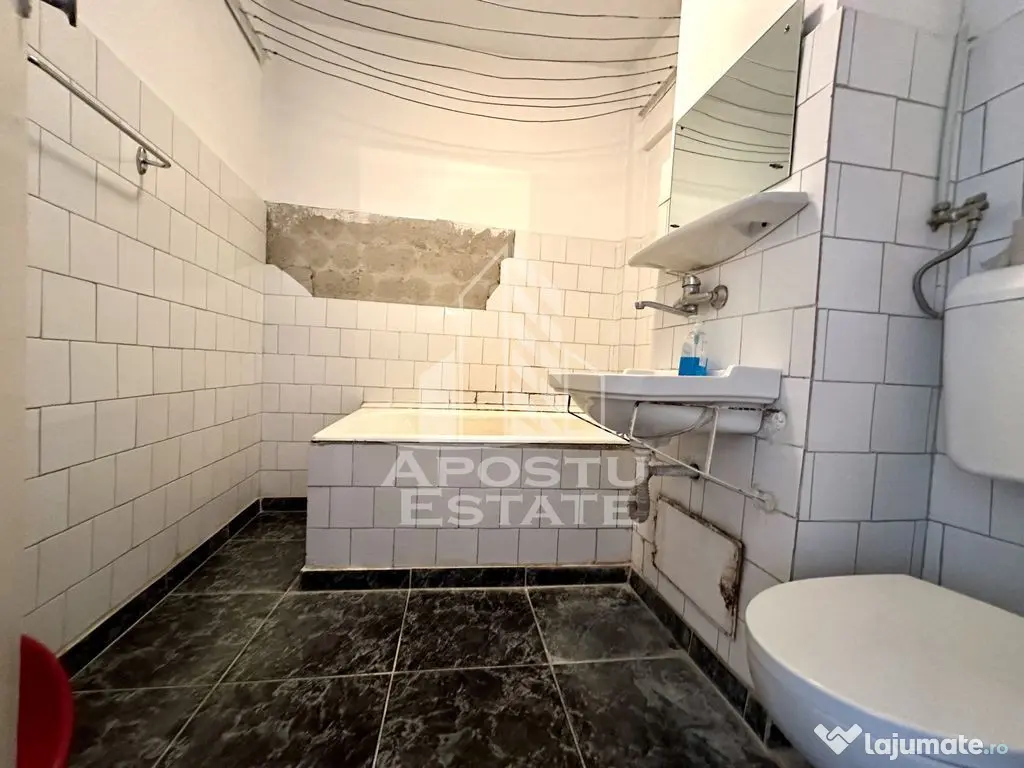 Apartament 3 camere, zona Sagului 