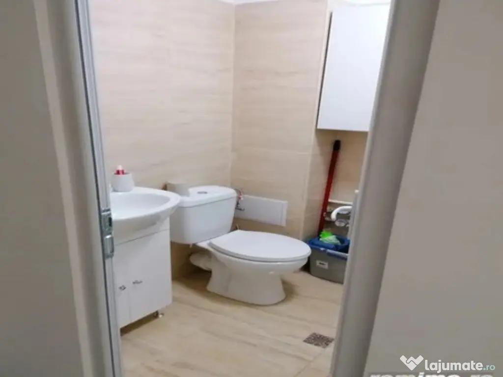 1 camera in zona Dambovita