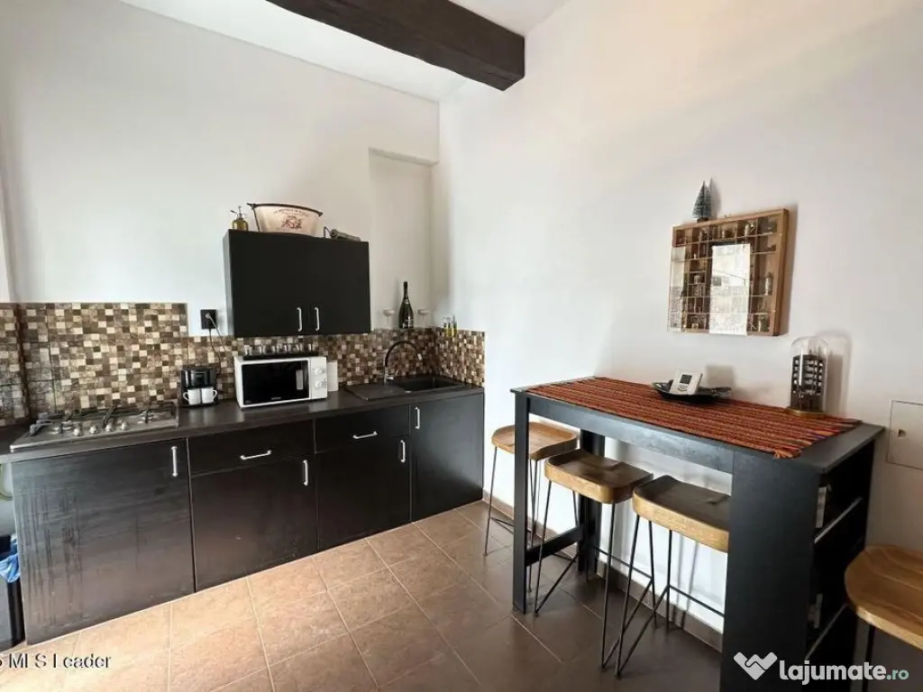 B-dul Carol I, 94 mp utili, stradal, etaj 6 din 7, amenaj... 