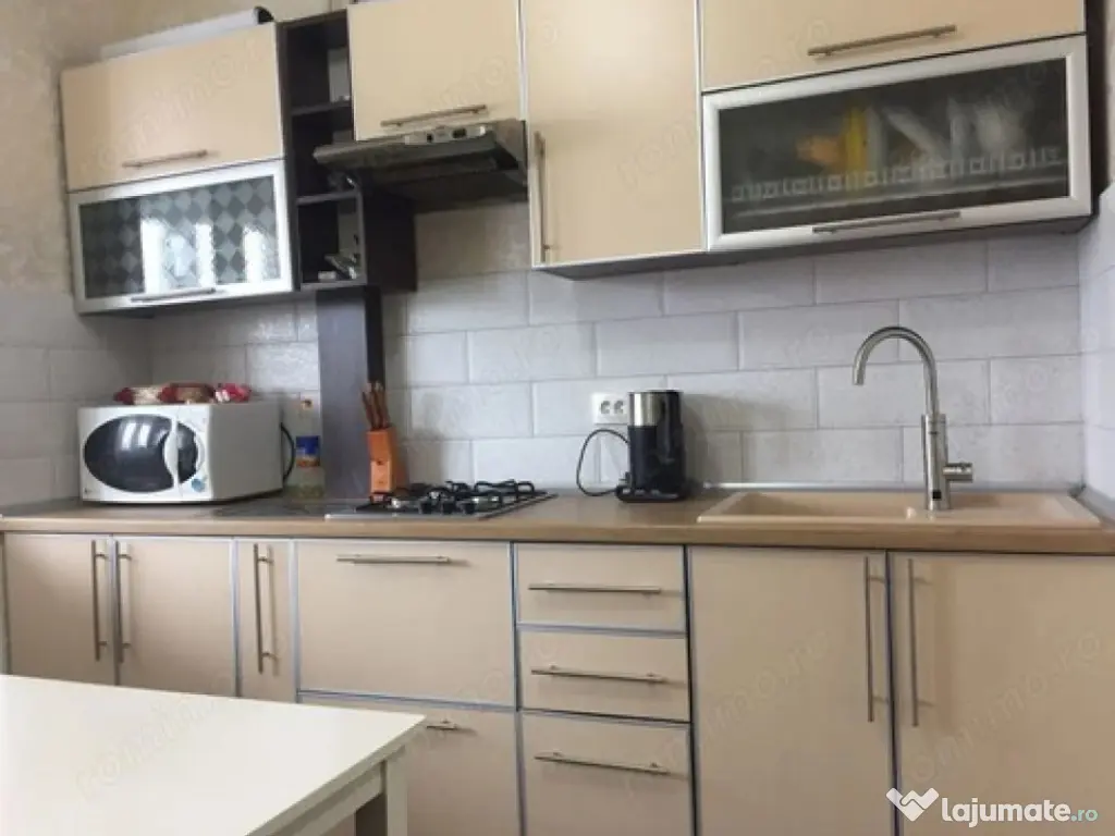 3 camere in zona Badea Cartan