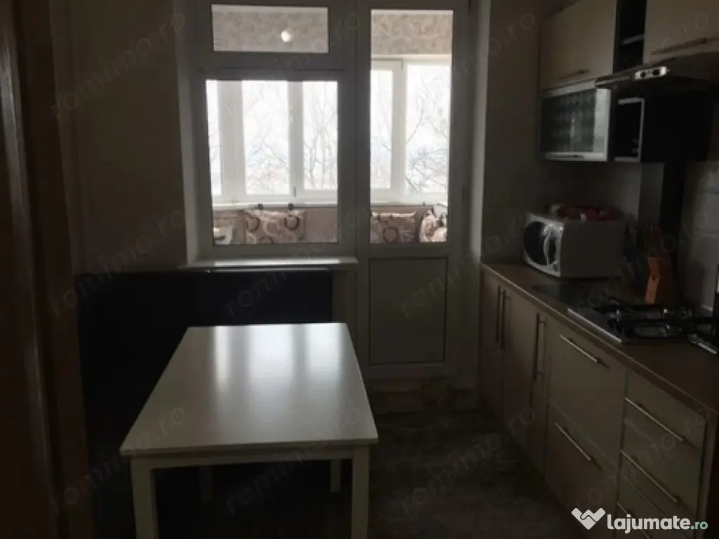 3 camere in zona Badea Cartan