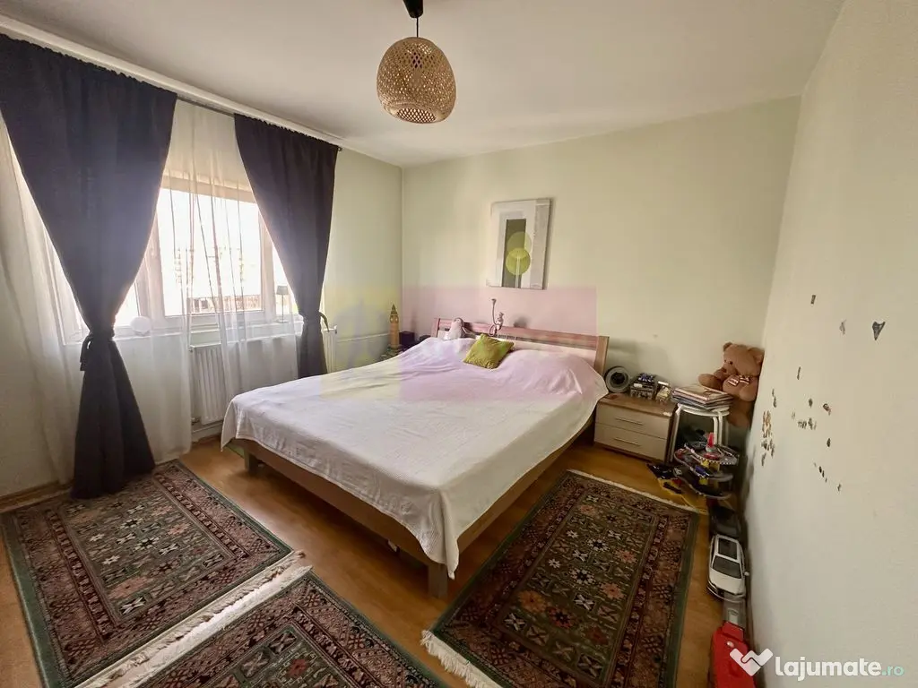 2 camere de vanzare Sebastian - Novaci 