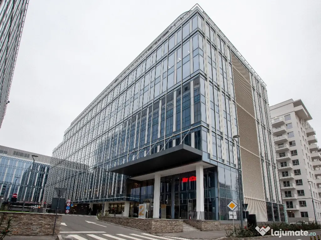 Spațiu de birou frumos proiectat pentru 1 persoană în Spaces Expo