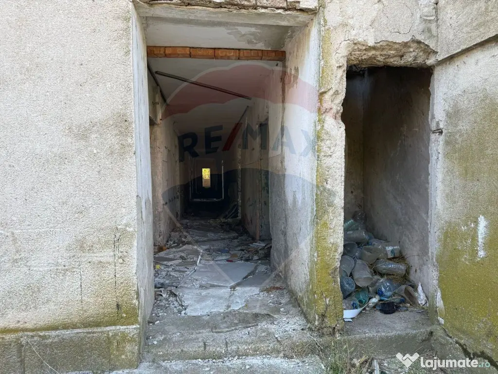 Bloc P+4 de vanzare, 40 apartamente, 2300 mp utili, BABADAG