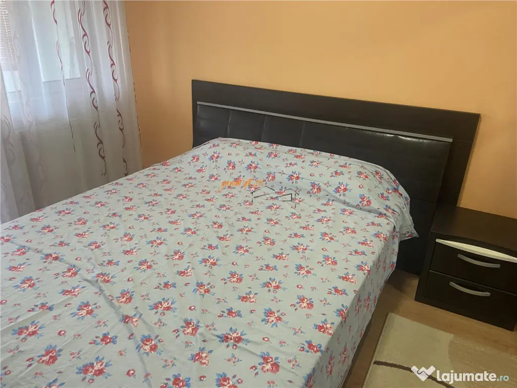 Apartament 3 camere , zona centrala -Inspectoratul Scolar ,d