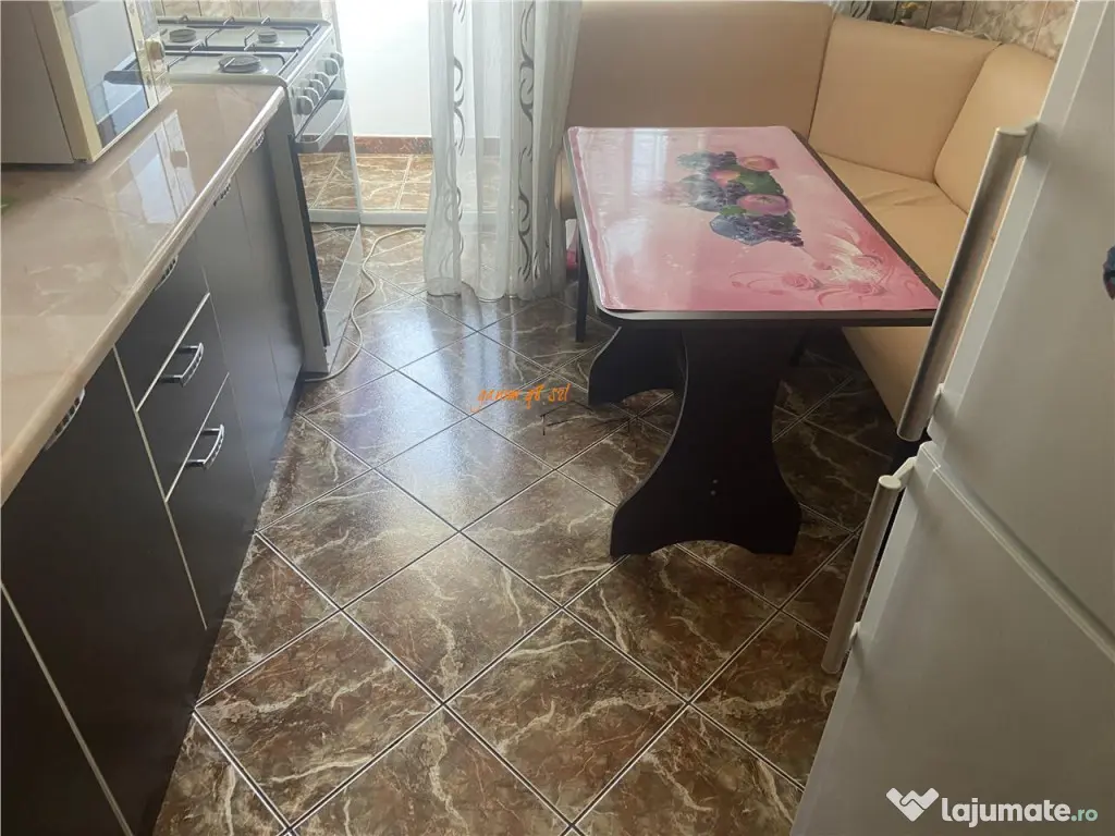 Apartament 3 camere , zona centrala -Inspectoratul Scolar ,d