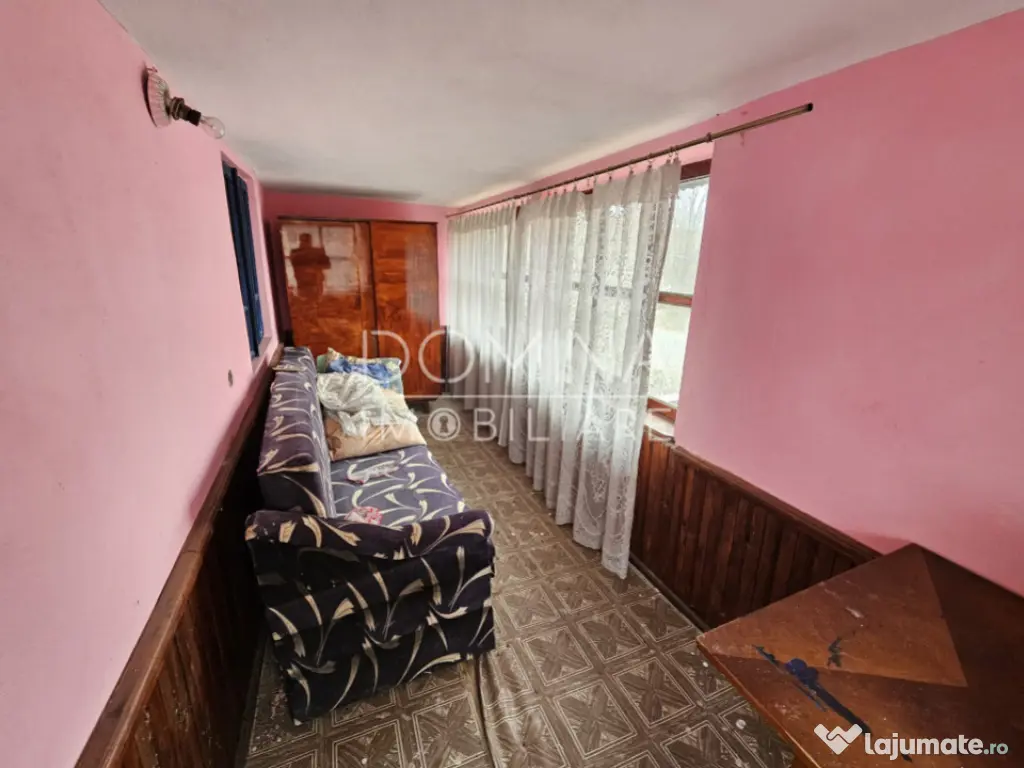 Casă P+1 situată în comuna Ciuperceni 