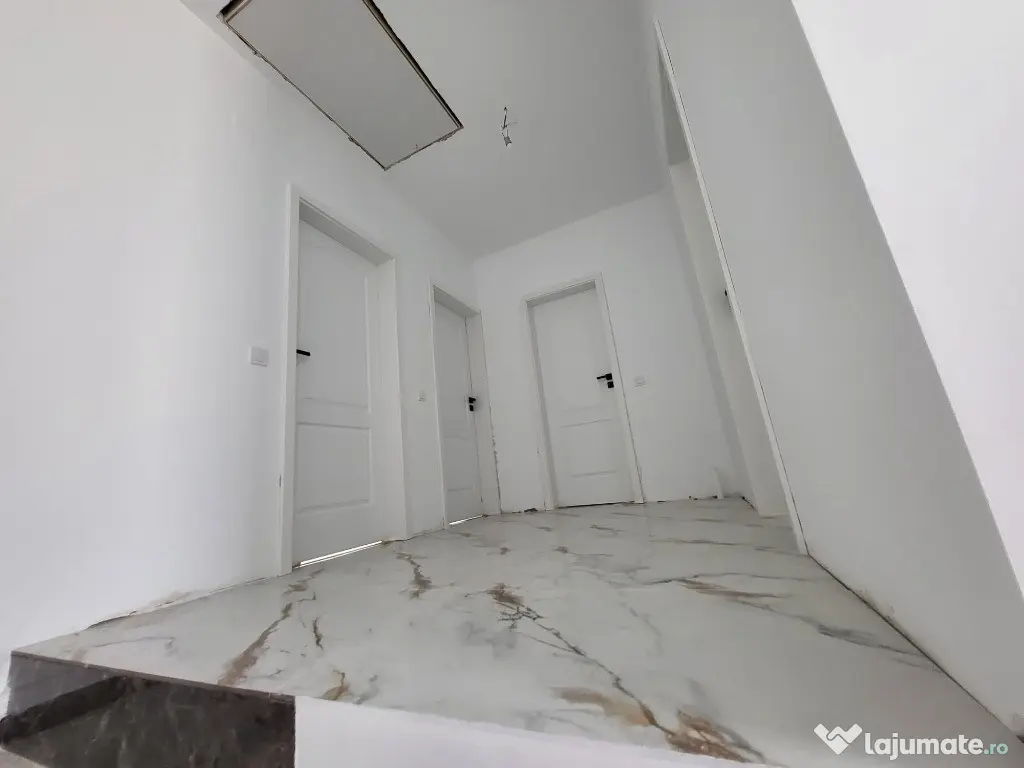 Casa cu 4 camere | Spatioasa | Frumos amenajata | Gata de mutat 