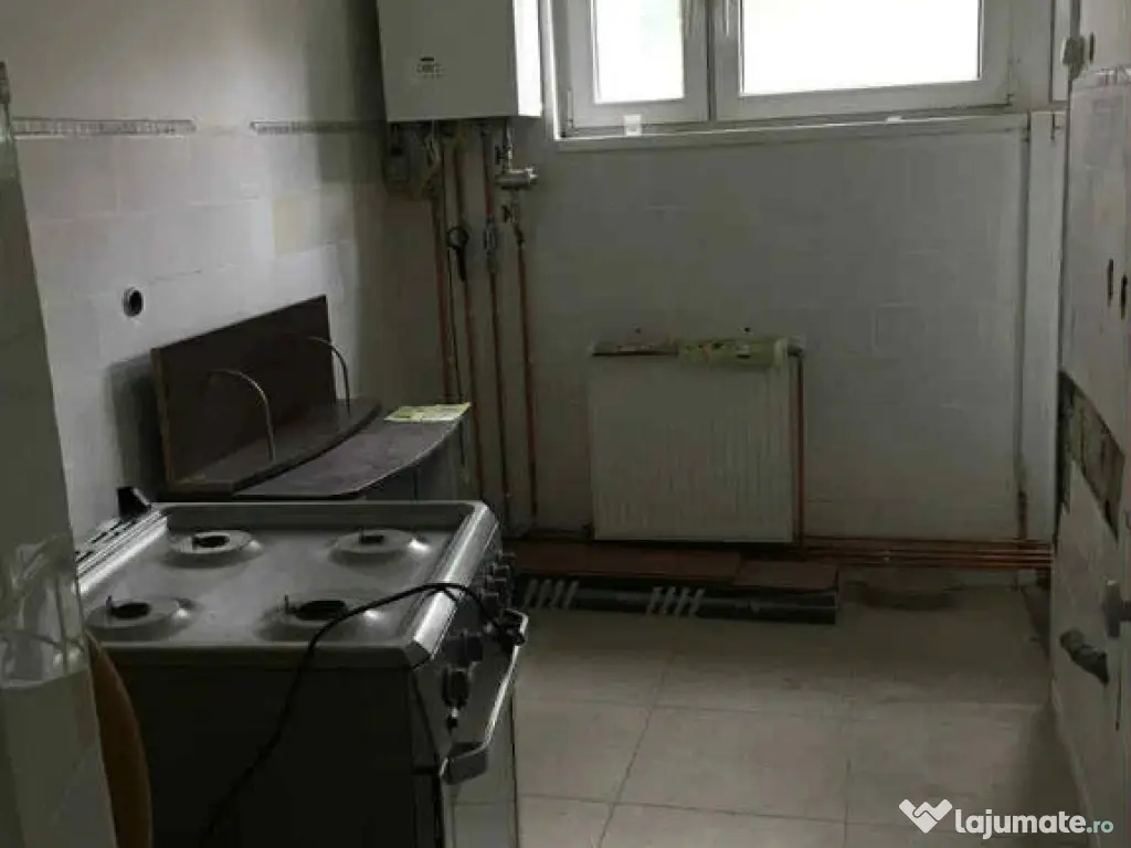 Apartament 2 camere, semidecomandat - zona Gemenii