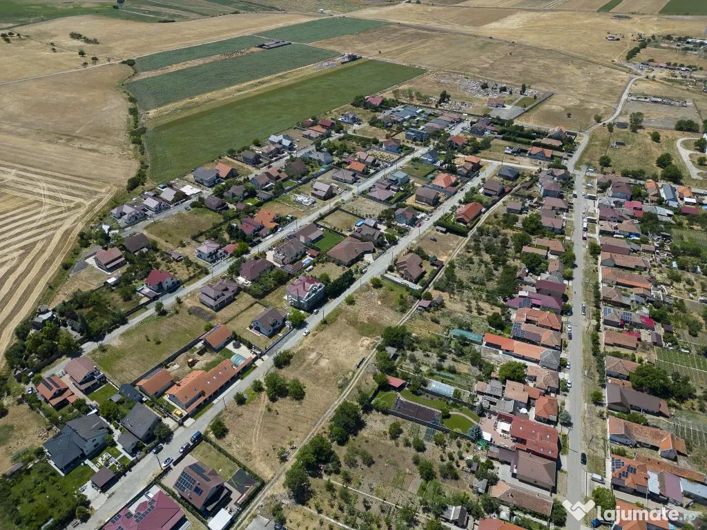 Loc de casă în Sânleani 420 mp 