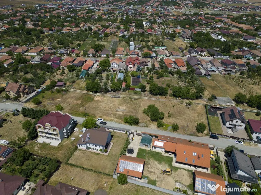 Loc de casă în Sânleani 420 mp 