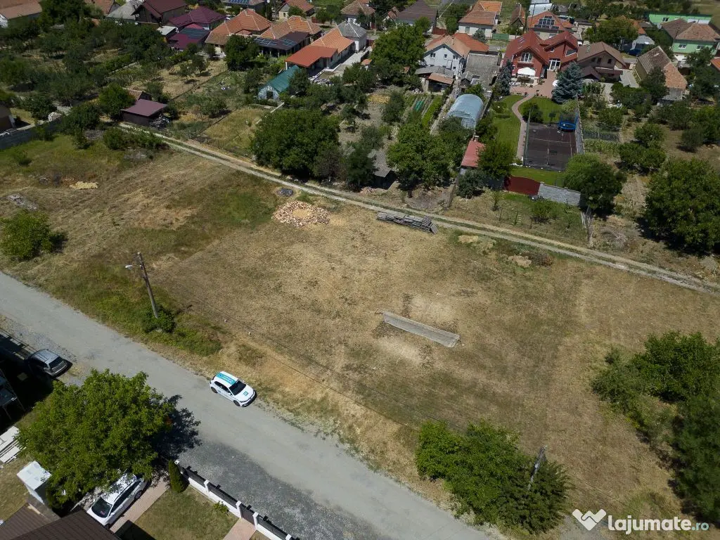 Loc de casă în Sânleani 420 mp 