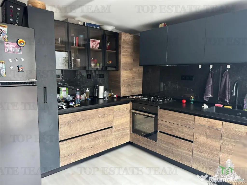 Apartament 3 camere cu terasa de in zona Parc Bazilescu 