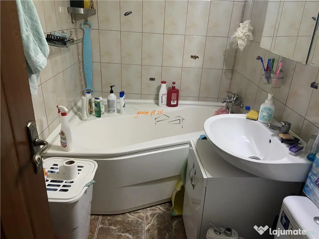 Apartament 3 camere , zona ultracentrala -Casa de Pensii Foc 