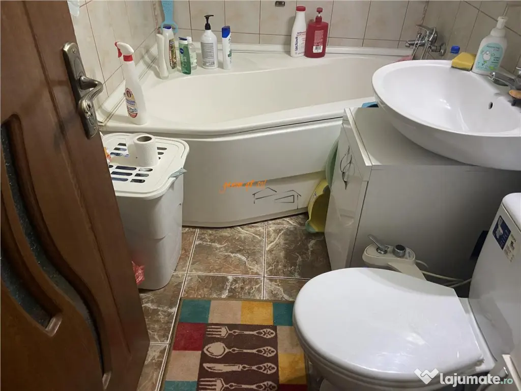 Apartament 3 camere , zona ultracentrala -Casa de Pensii Foc 