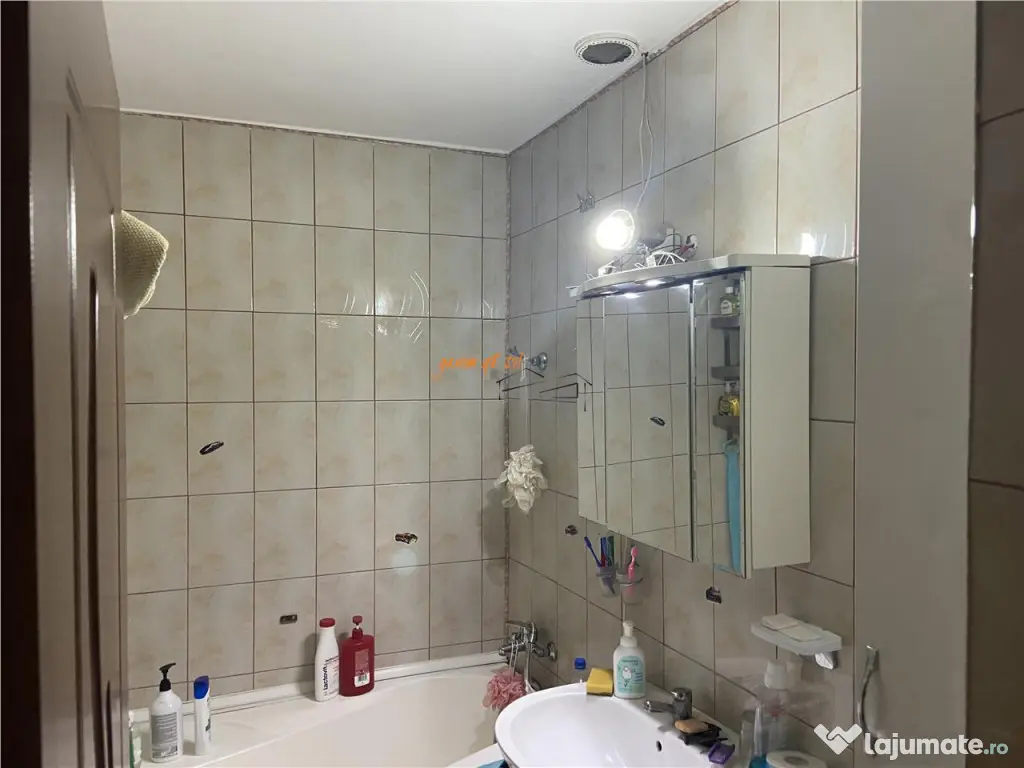 Apartament 3 camere , zona ultracentrala -Casa de Pensii Foc 