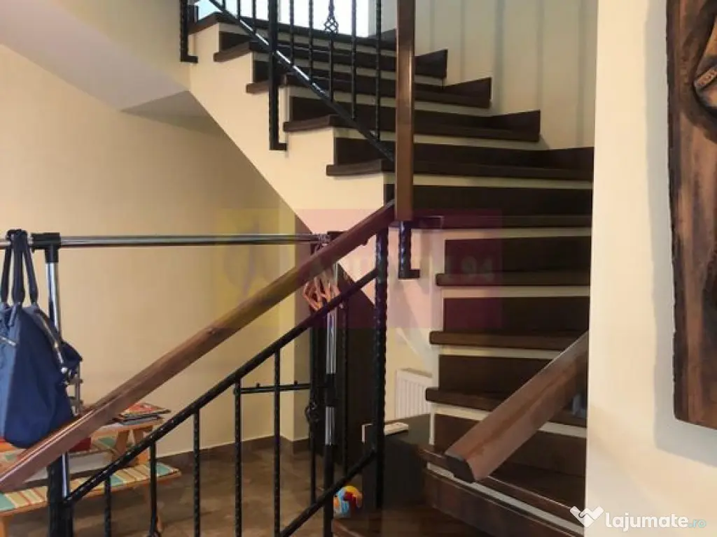 Vila premium OPORTUNITATE EXCELENTA zona foarte linistita... 