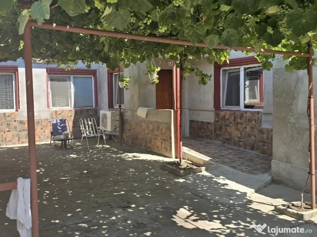 Casa la sol /Ovidiu / garaj