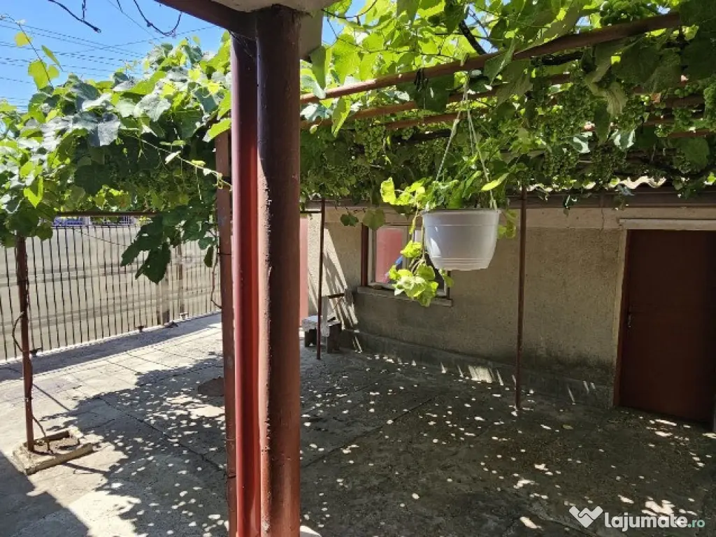 Casa la sol /Ovidiu / garaj