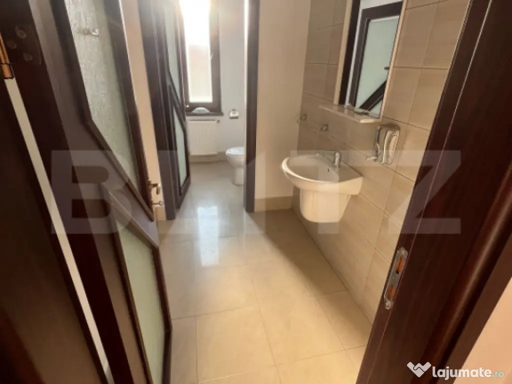 ???? Clădire multifuncțională, de inchiriat, 600 mp, zona