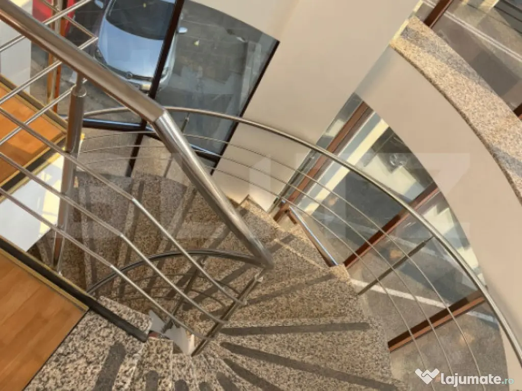 ???? Clădire multifuncțională, de inchiriat, 600 mp, zona