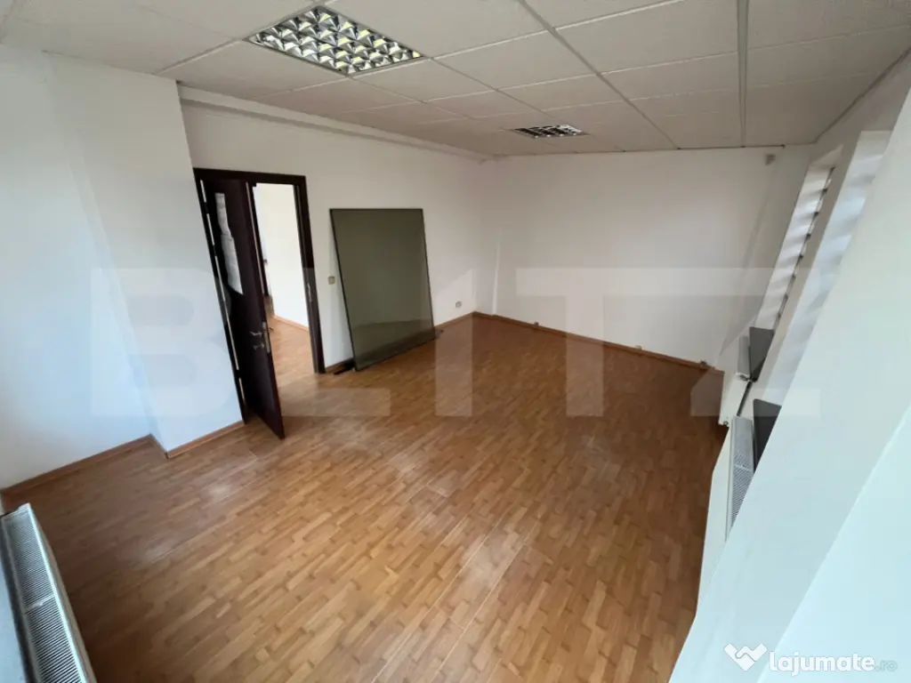 ???? Clădire multifuncțională, de inchiriat, 600 mp, zona