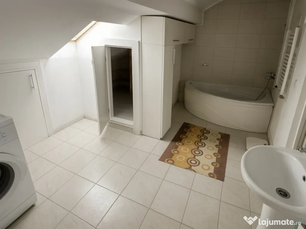 Apartament la mansarda cu 3 camere 100mp zona Tilisca