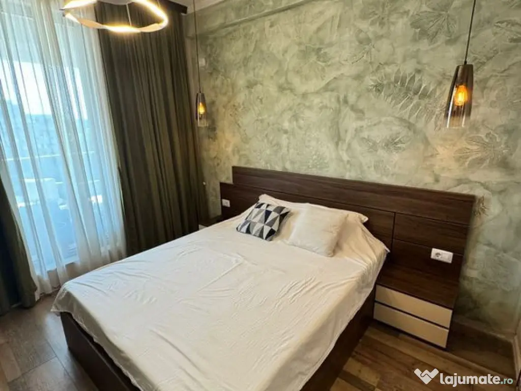 Apartament 3 camere Faleza Nord decomandat