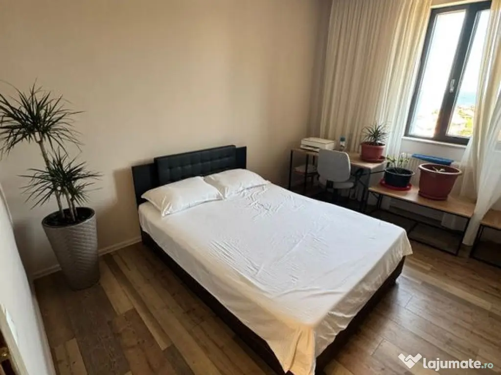 Apartament 3 camere Faleza Nord decomandat