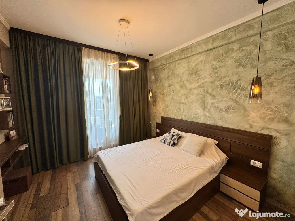 Apartament 3 camere Faleza Nord decomandat