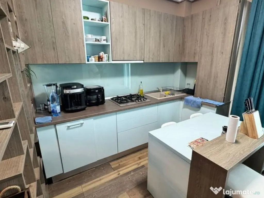 Apartament 3 camere Faleza Nord decomandat