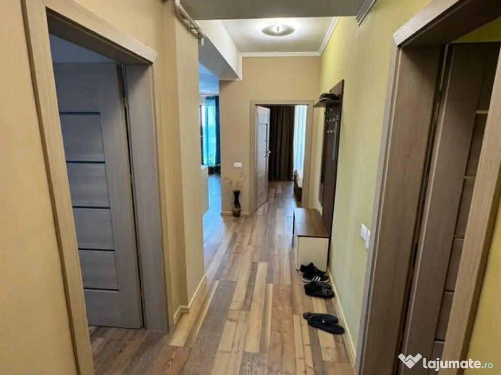 Apartament 3 camere Faleza Nord decomandat