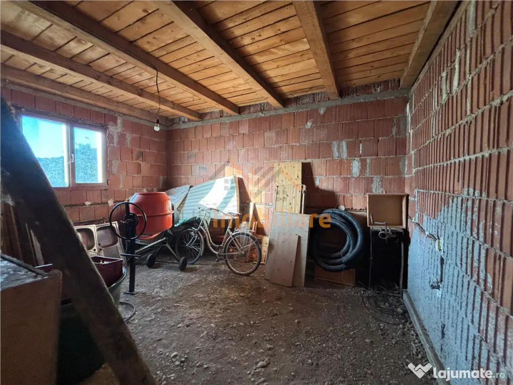 CASA IN COMUNA LAZARENI/ TEREN 6.754 MP/ CASA 143 MP/ CURENT 