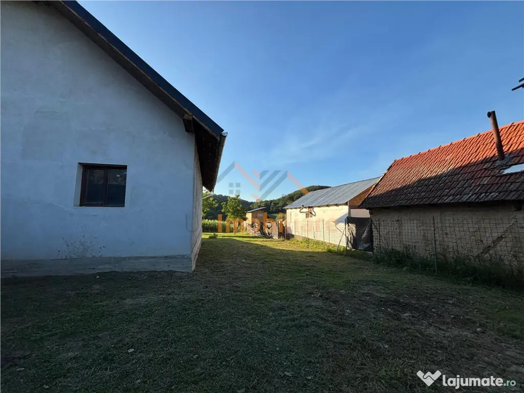 CASA IN COMUNA LAZARENI/ TEREN 6.754 MP/ CASA 143 MP/ CURENT 