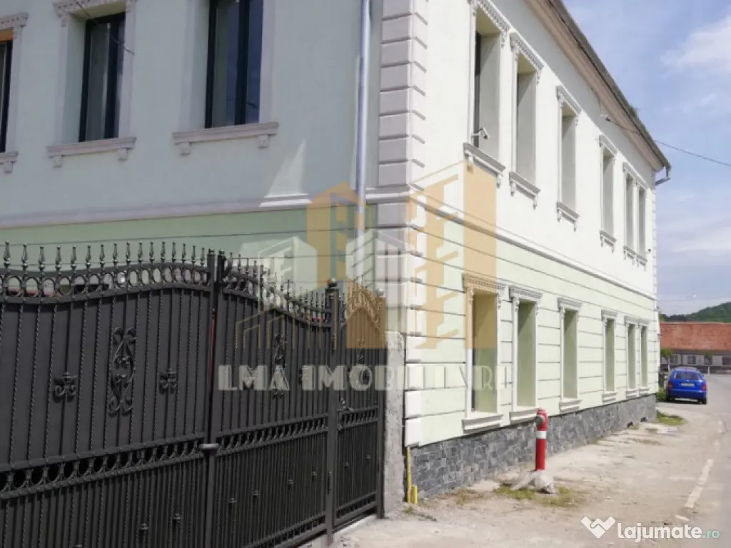 Casa,vila complet renovată central Sanpetru Brasov