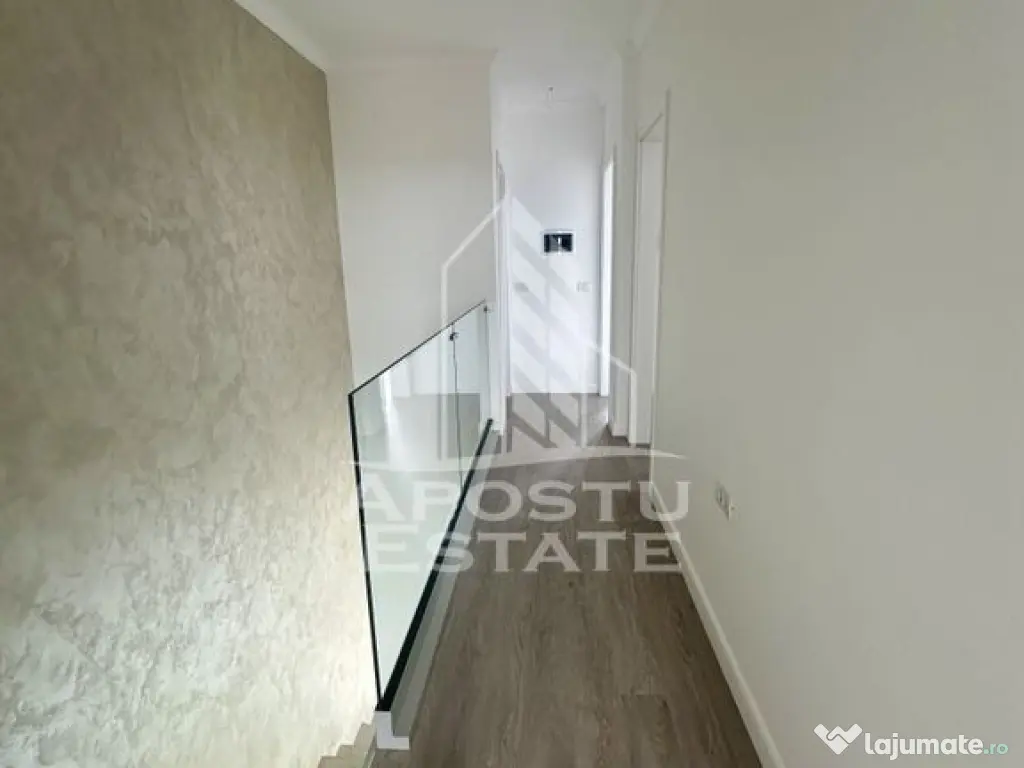 Duplex modern cu 4 camere, despartit prin camera tehnica,...