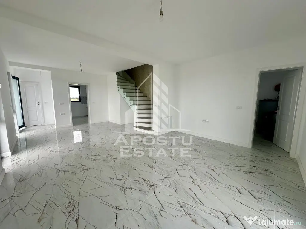 Duplex modern cu 4 camere, despartit prin camera tehnica,...