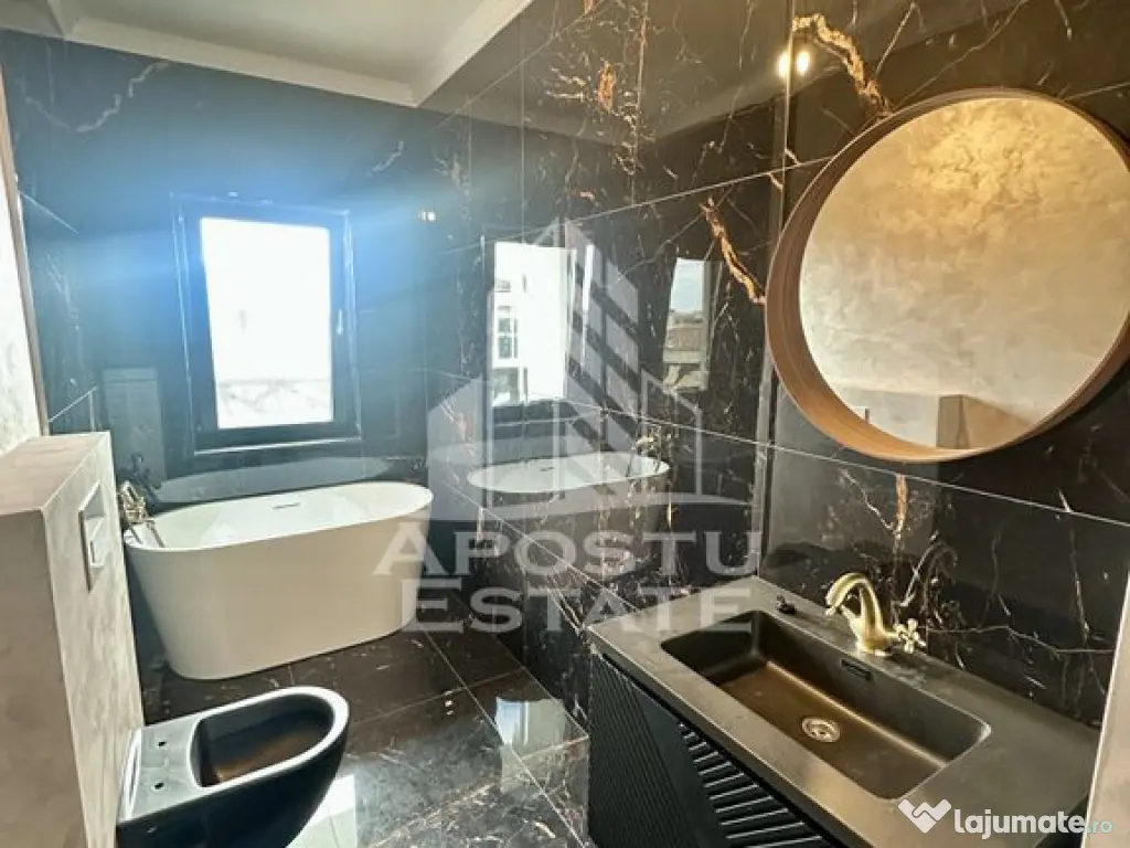 Duplex modern cu 4 camere, despartit prin camera tehnica,...