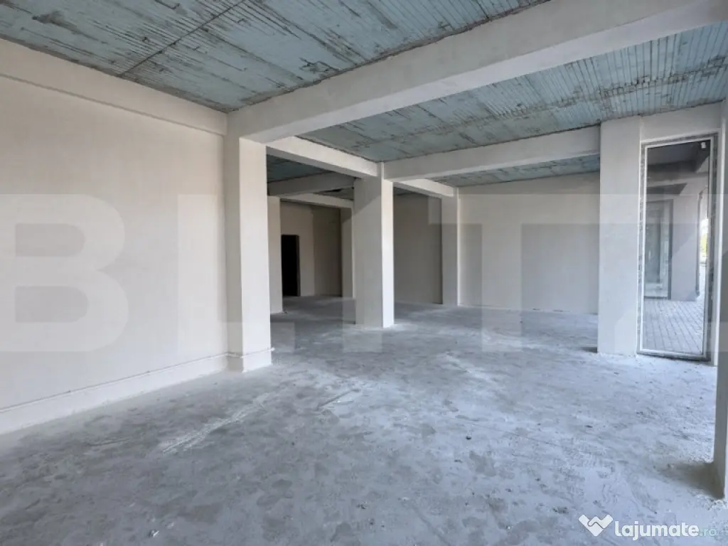 Spațiu comercial parter bloc nou, 109 mp open space, vitrin 