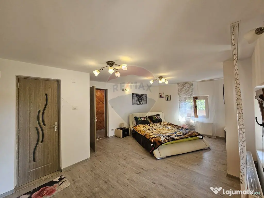 Casă solidă din cărămidă, mobilată, garaj, teren ge... 