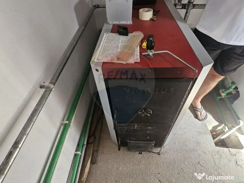 Casă solidă din cărămidă, mobilată, garaj, teren ge... 