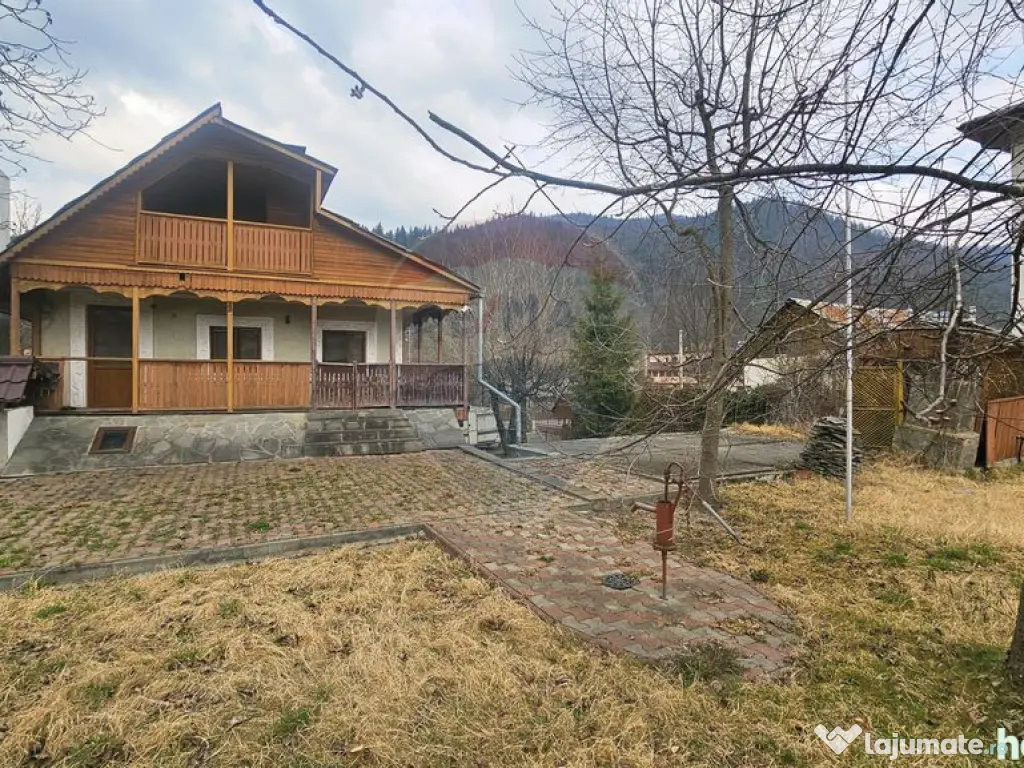 Casă solidă din cărămidă, mobilată, garaj, teren ge... 