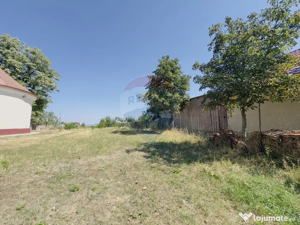 Teren 2,841mp Apateu / Strada Principala langa Biserica O... 