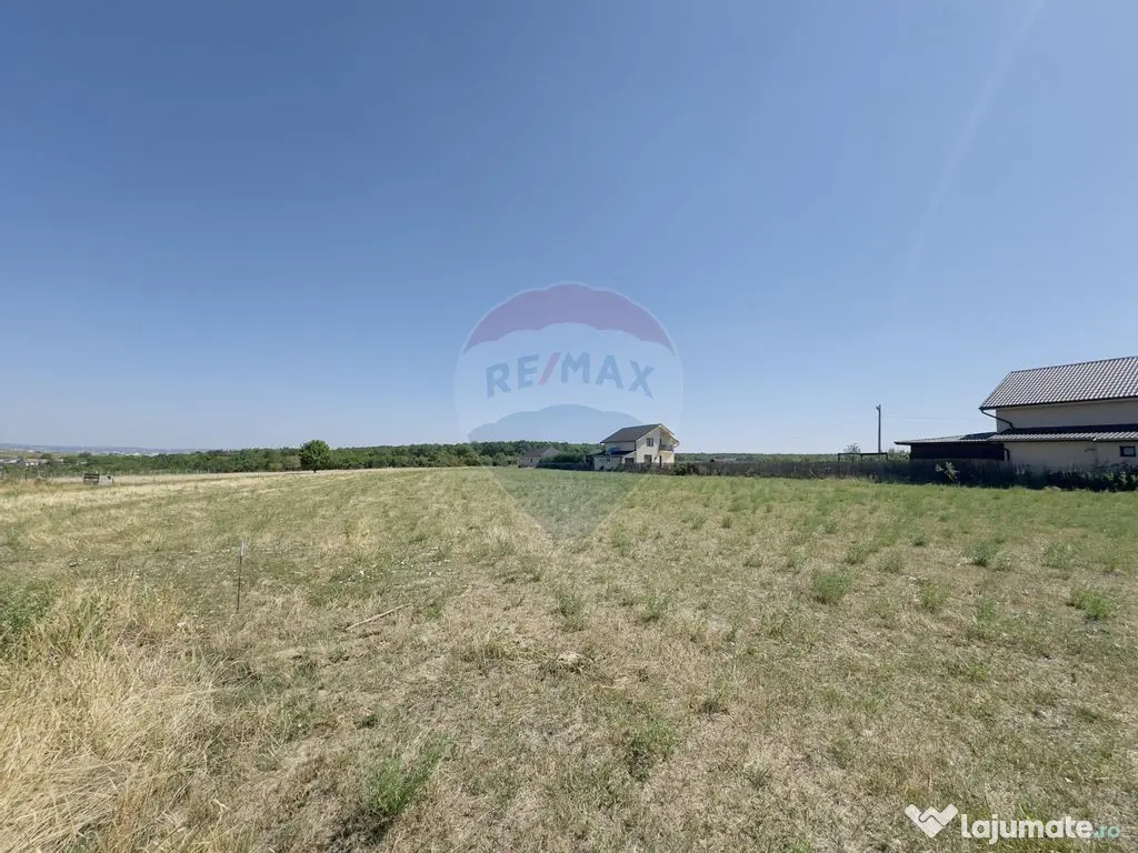 Teren 2,841mp Apateu / Strada Principala langa Biserica O... 