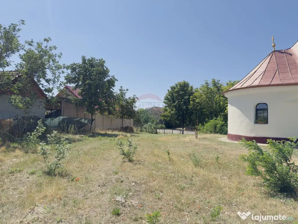 Teren 2,841mp Apateu / Strada Principala langa Biserica O... 