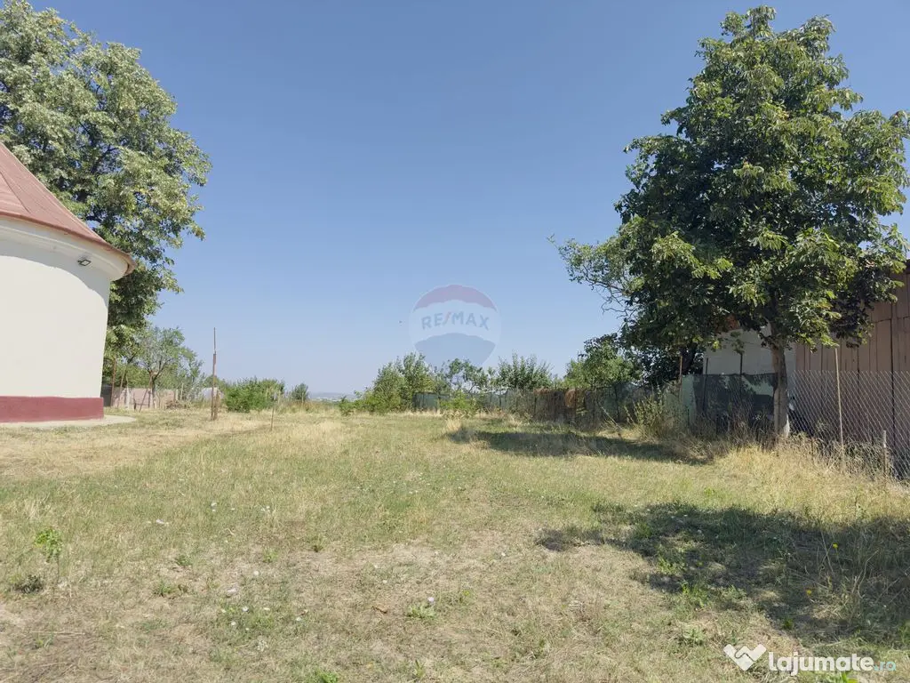 Teren 2,841mp Apateu / Strada Principala langa Biserica O... 
