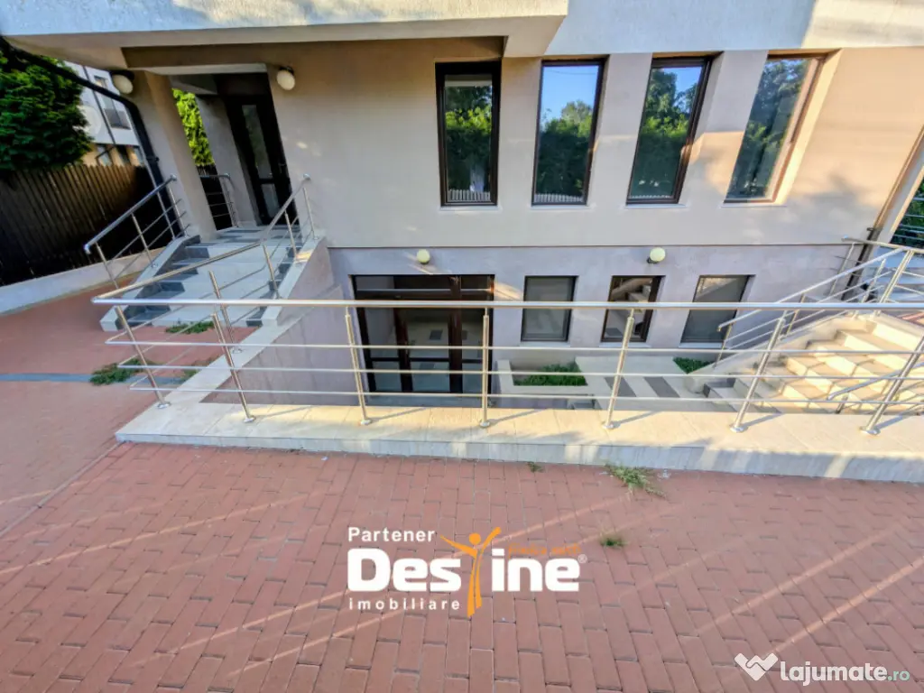 Spațiu comercial sau birouri 130 mp, funcționalitate multi 