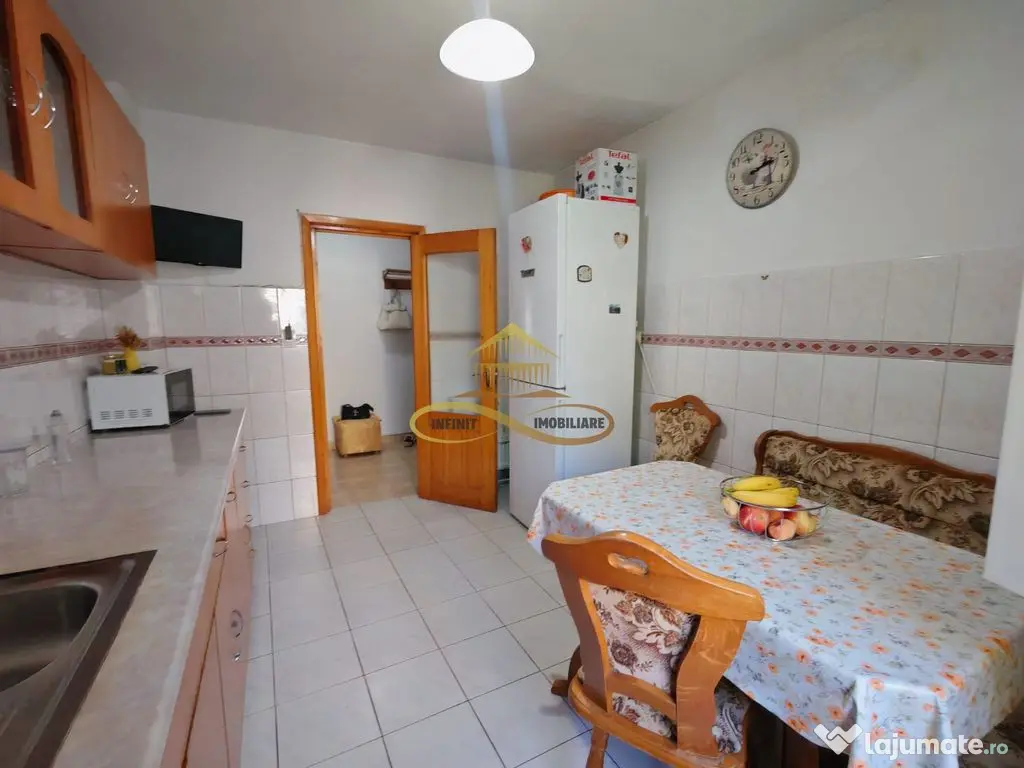 Apartament 3 camere de vanzare Bacau 